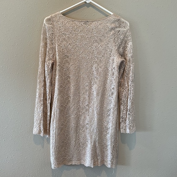 Dress - Picture 2 of 8